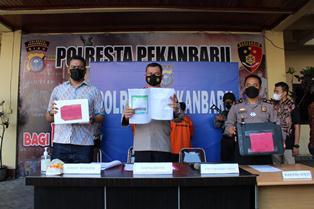 Dua Pelaku Pemalsu Hasil Test Swab Diamankan Polsek Bukit Raya